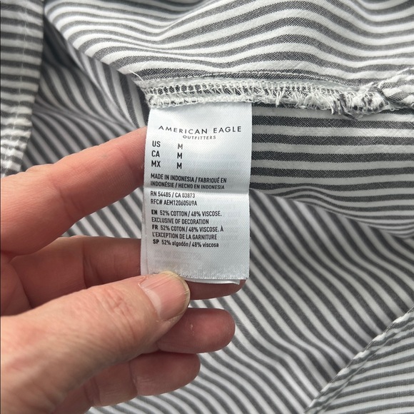 American Eagle Gray White Striped Oversized Fit Casual Button Up Collared Shirt - Picture 8 of 12